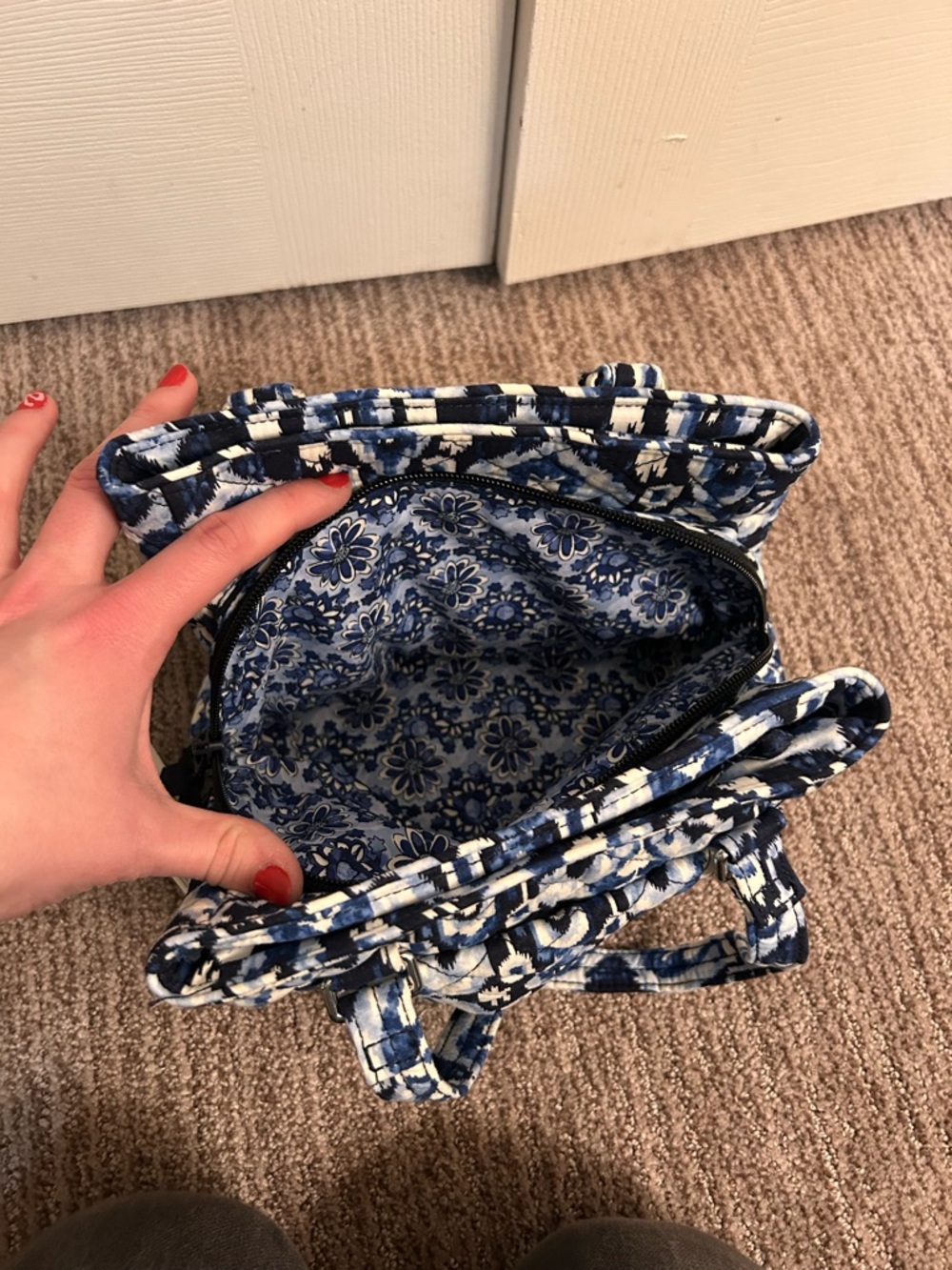 NWT Mini Multi-Compartment Crossbody Handbag | Ikat Island Pattern Vera Bradley - Picture 8 of 10